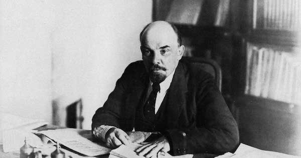 19181016-lenin_at_desk_kremlin_moscow-1